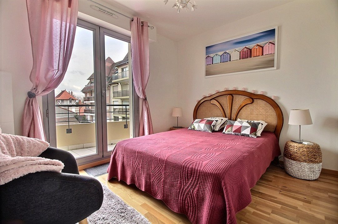 /picture/helios/116252002/QUEENVICT E21/3_2025-11-03CET00h00-10.jpg